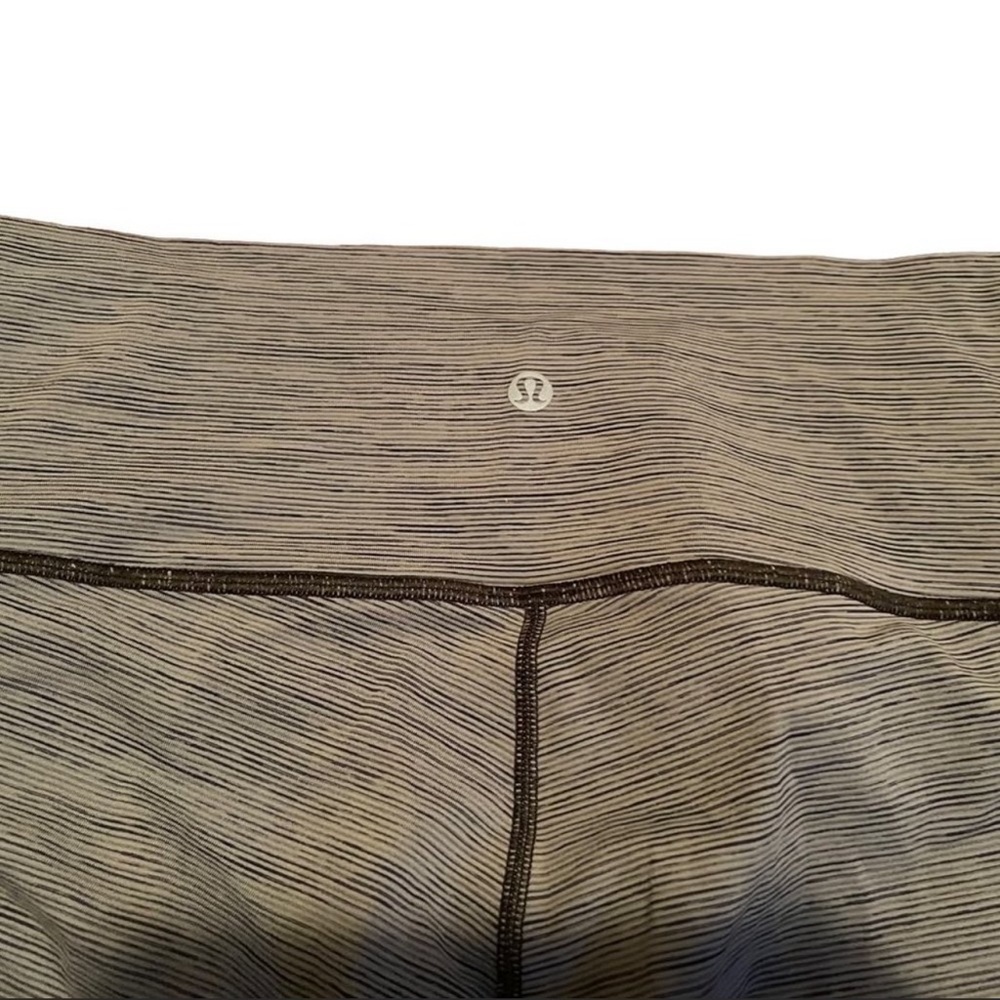 Lululemon Wunder Under Pant Luxtreme *Green Stripe* Size 4, 25 Inch. - Picture 6 of 6